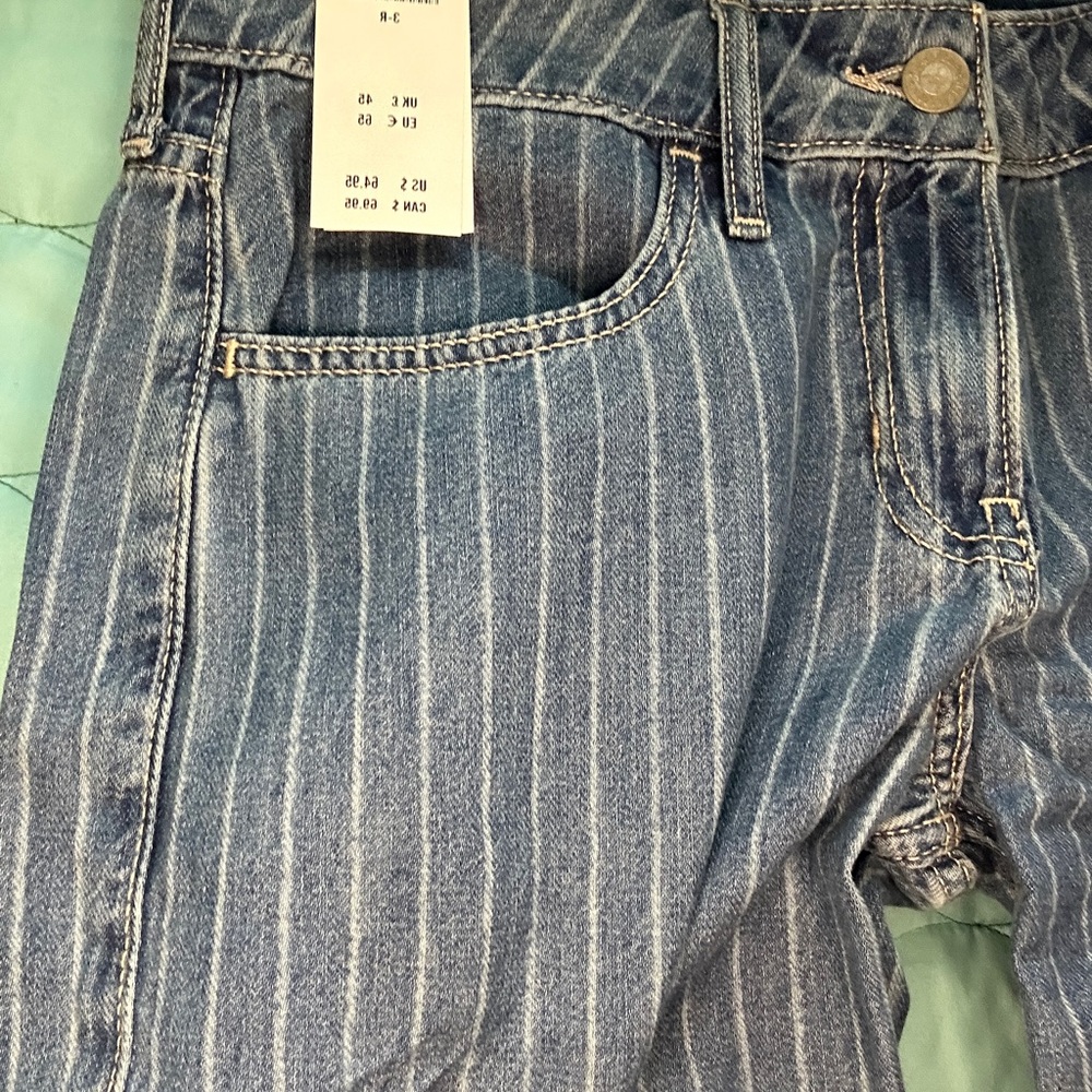 Hollister Blue Boyfriend Jeans with Classic Style